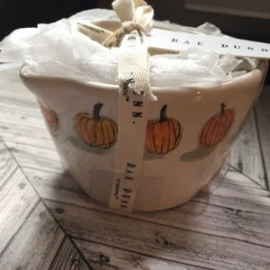 Rae Dunn set of measuring cups, NEW, Never Used